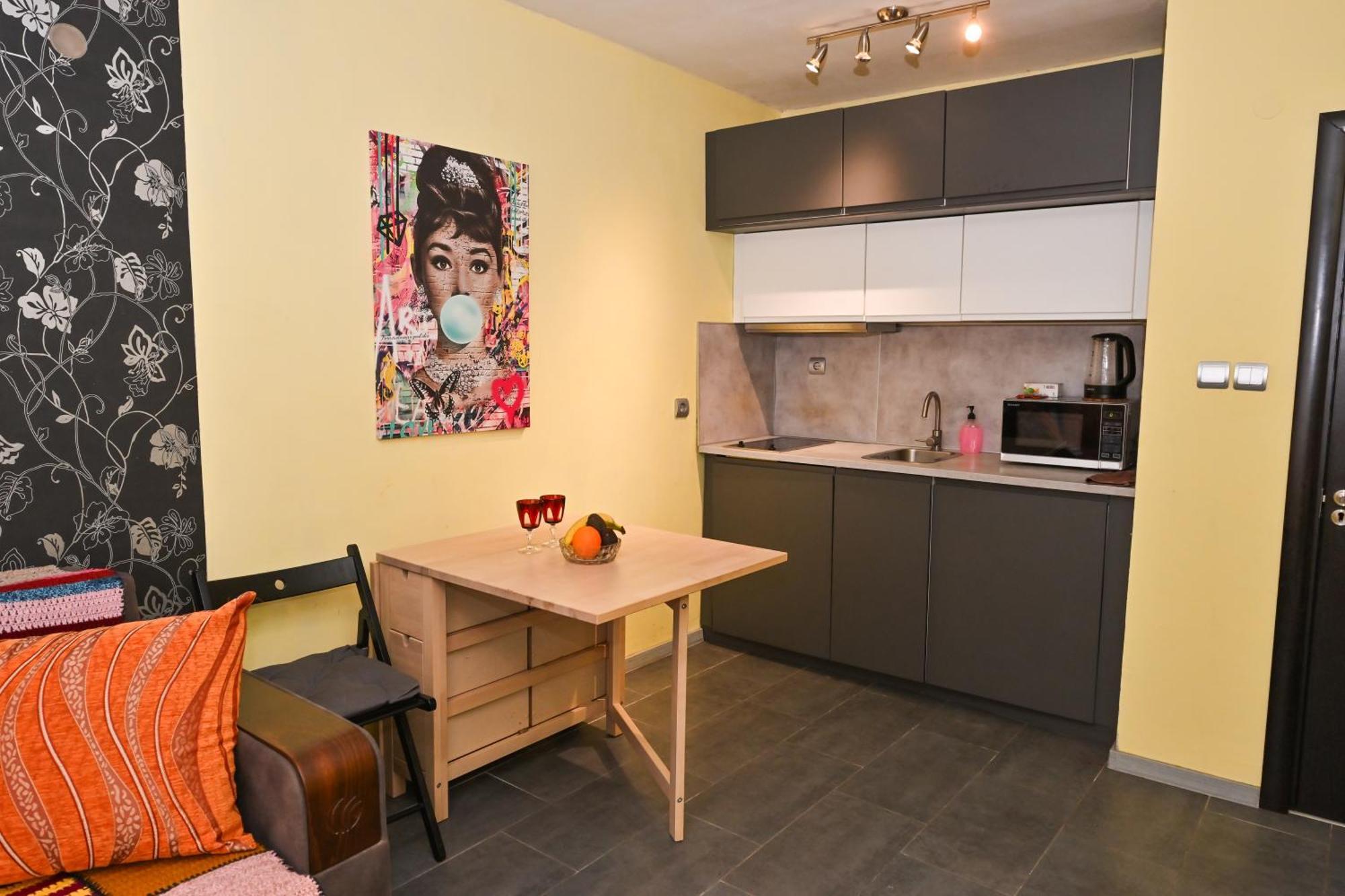 Eli Apartment *